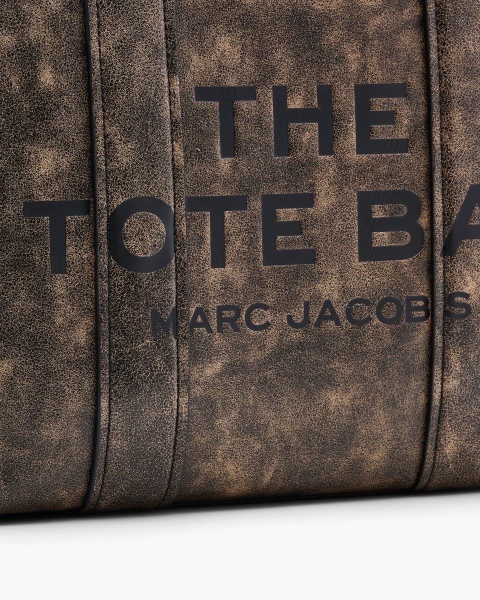 Marc Jacobs The Distressed Leather Medium Tote Bag Brown | 83OFBZHAW